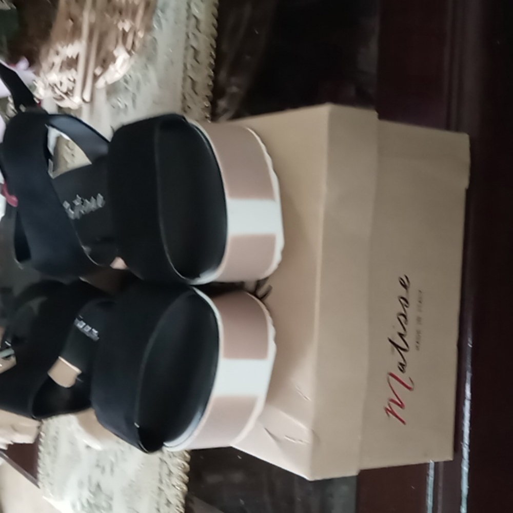 Women sandals
